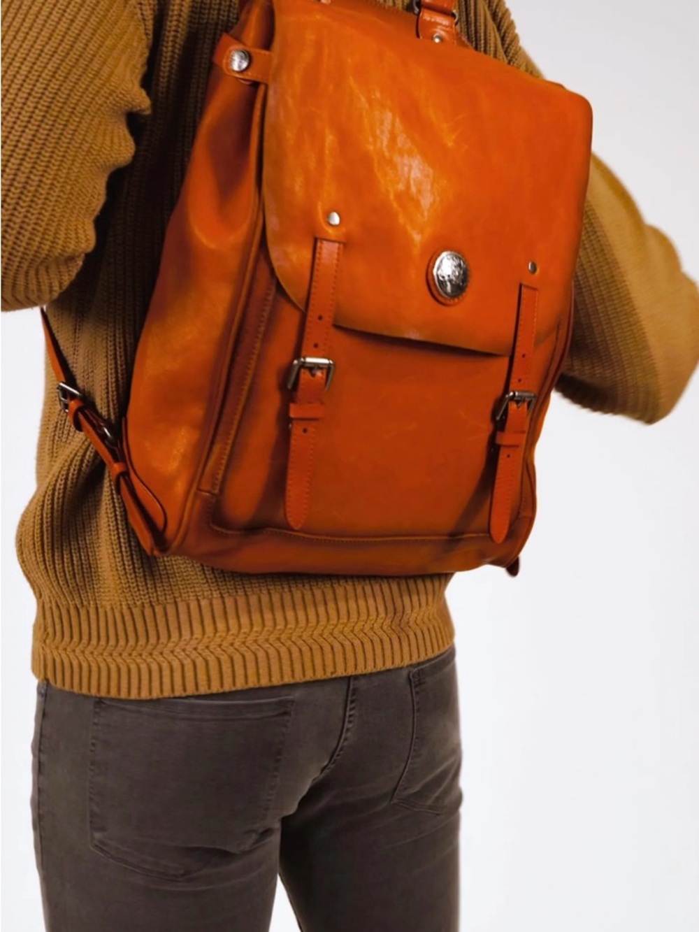 Handcrafted Leather Backpack - Picture 4 of 4